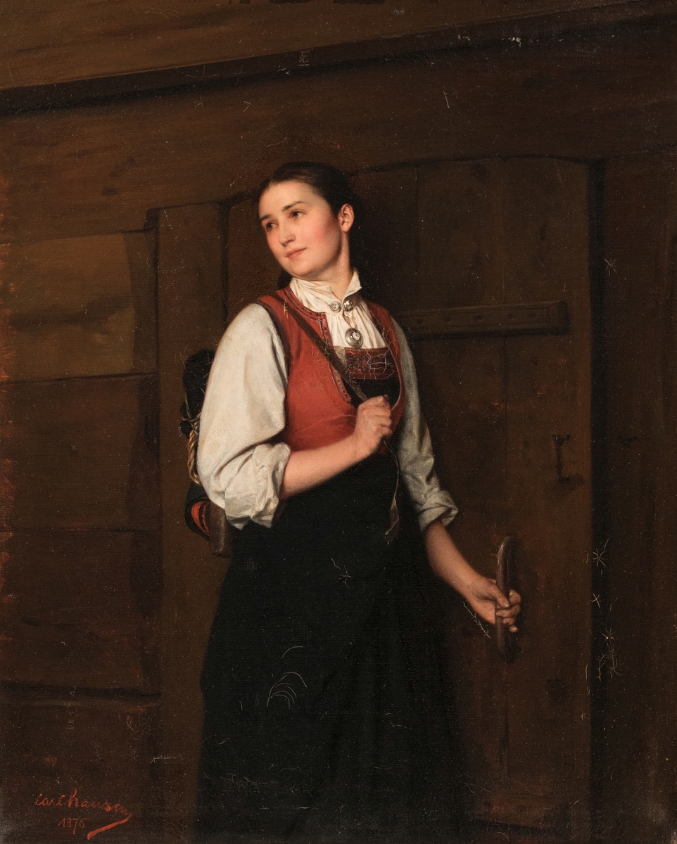 Utanför en dörr, med vänstra handen i handtaget, står en ung kvinna i högerprofil, vänder ansiktet tillbaka; hon är klädd i rött liv, blå kjol, ränsel på ryggen som hon bär i en rem med en slags ryggsäck över axeln; två silversöljor håller den vita blusen ihop vid kragen; i bakgrunden en brun trävägg, till höger en dörr