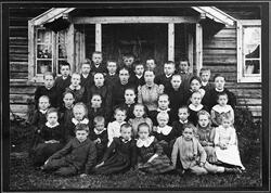 Søndagsskolen på Bøverbru, Vestre Toten, ca. 1893. Personer 