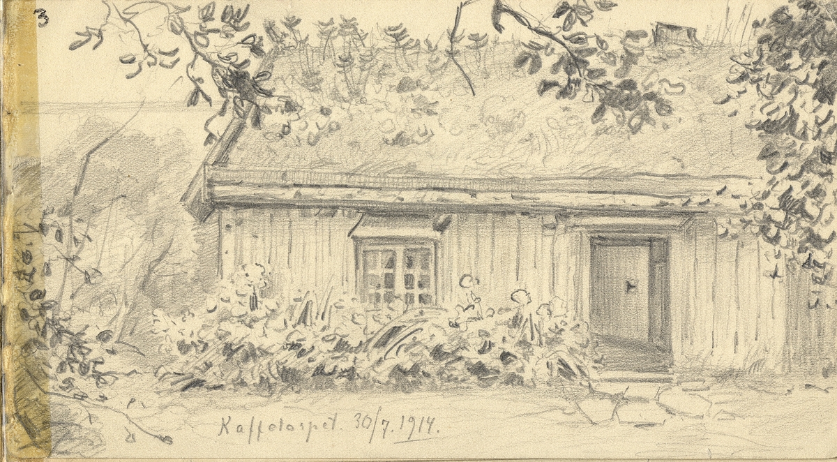 Skiss, blyerts. En stuga med torvtäckt tak. I bakgrunden skymtar Kalmarsund.

Inskrivet i huvudbok 1975.