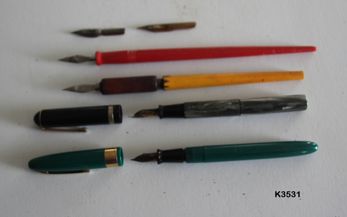 4 penner med pennesplitter, pluss 2 single splitter.