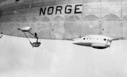 Nærbilde av luftskibet "Norge". Bildet er tatt 5. mai i 1926