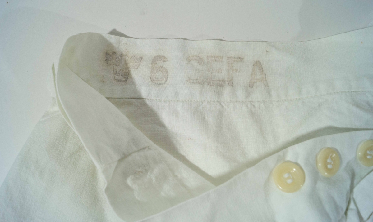 Vita halvlånga kalsonger i bomull. Storlek 6, tillverkade av Sefa.