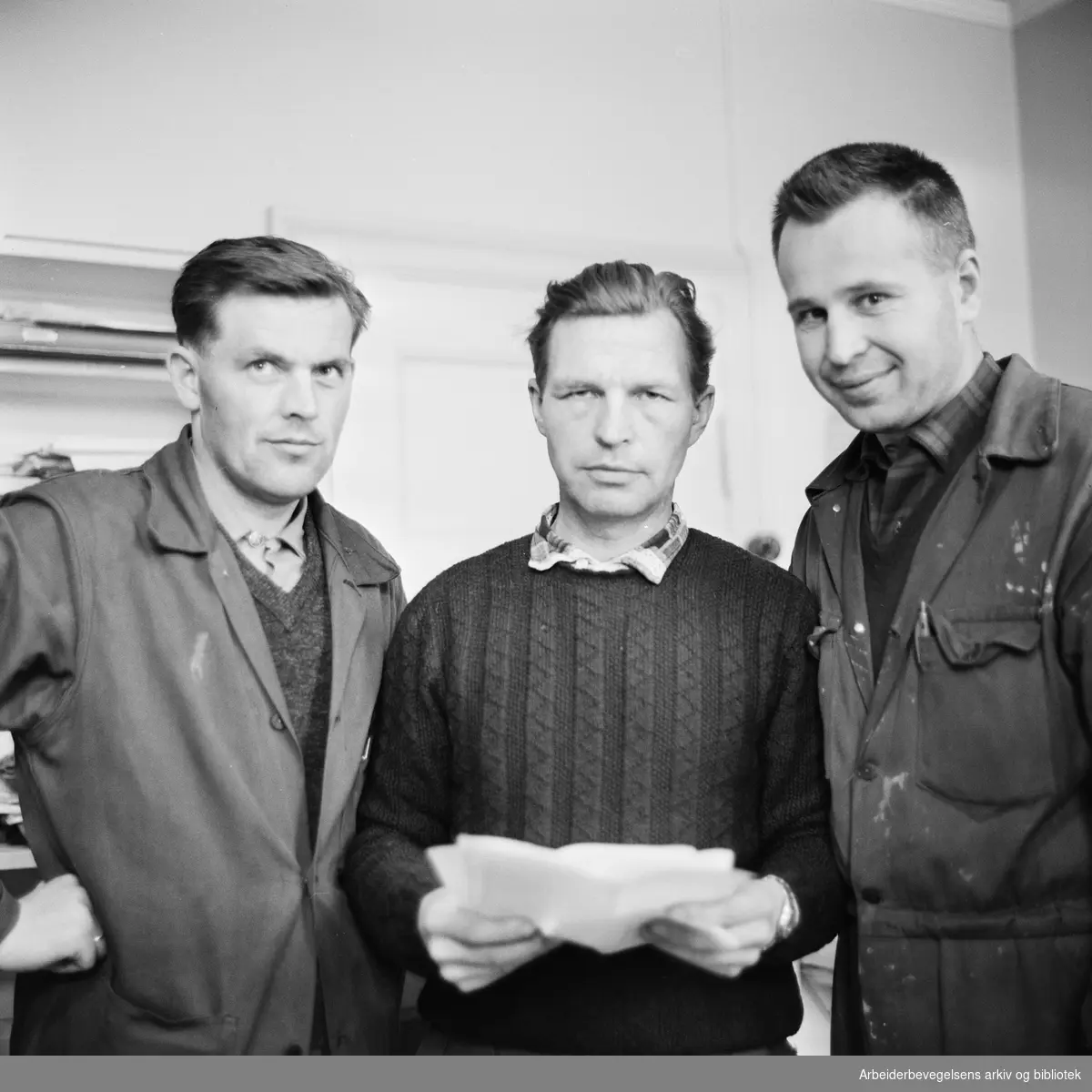 Klubbstyret ved Aker Verft. Fra venstre formann Thorbjørn Berntsen, sekretær Bernt Aasen og nestformann Finn Fridholm. Oktober 1964.