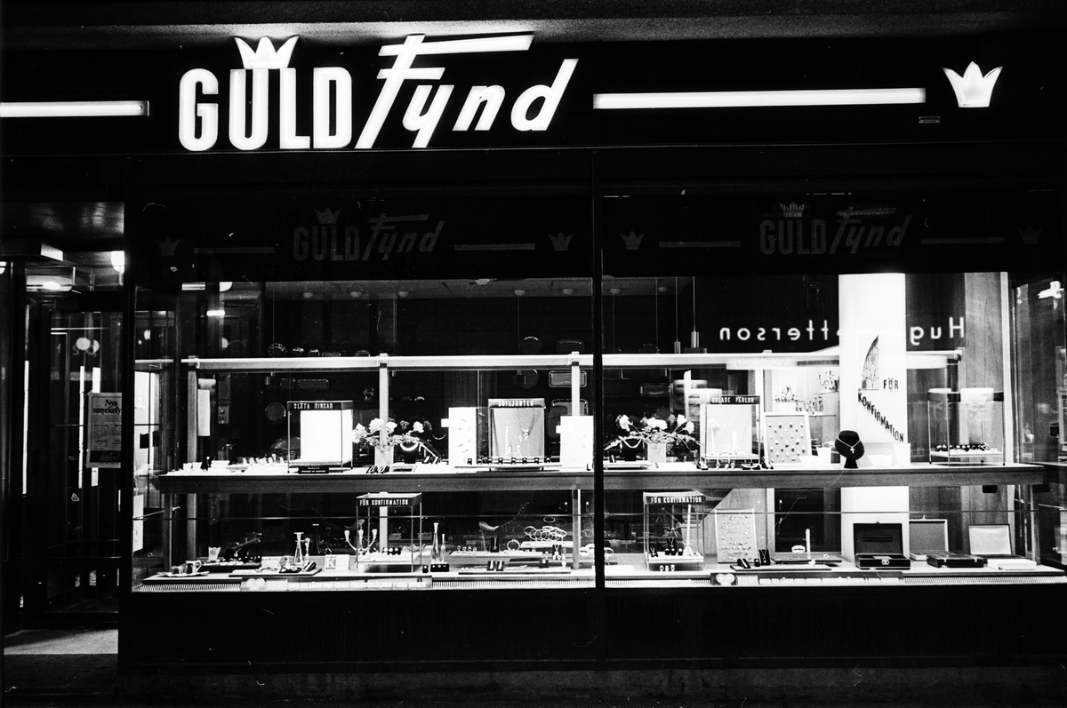 Guldfynd - skyltfönster, Uppsala 1966 - Upplandsmuseet / DigitaltMuseum