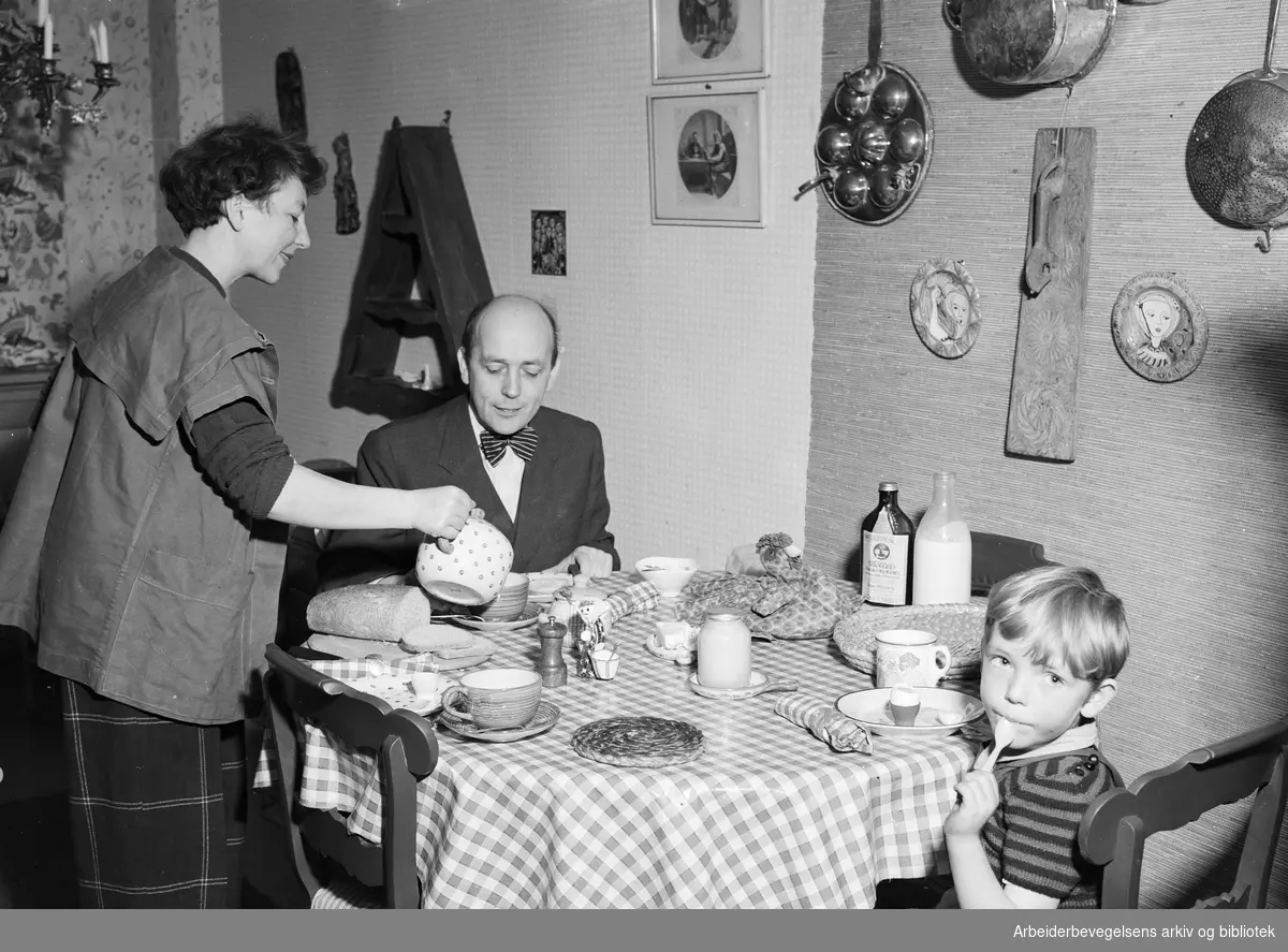 Ordfører Brynjulf Bull med familie. Senere Kommunalpolitiker Bernt Bull ...