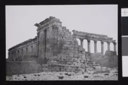 Baalstemplet i ruiner, Palmyra. Fotografi tatt i forbindelse