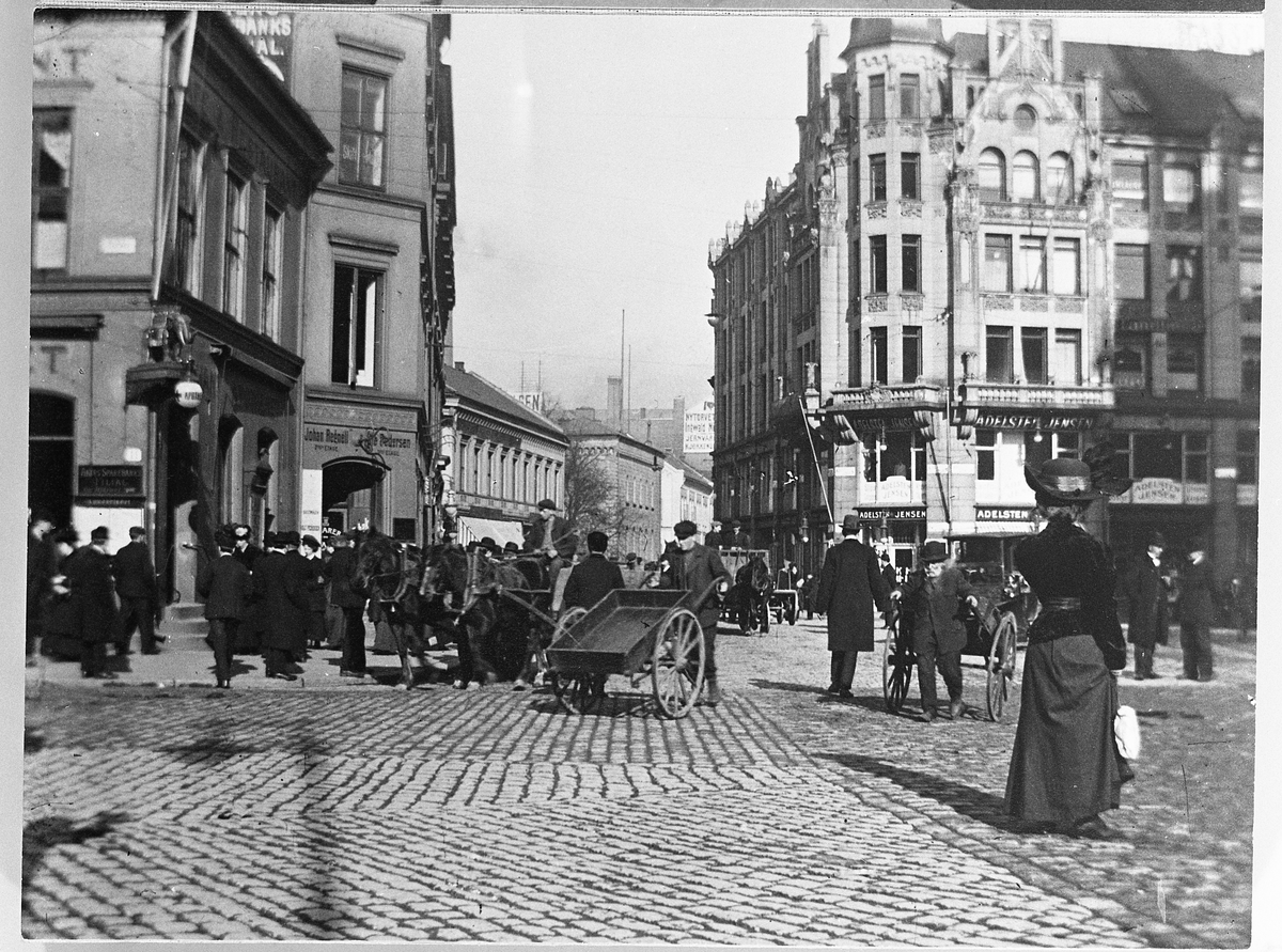 Torggata i Christiania sett fra Stortorget mars 1910.