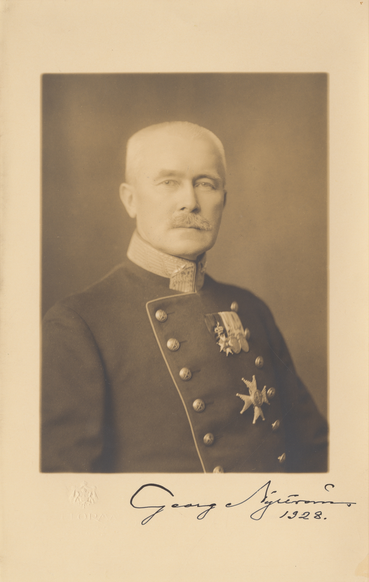 Porträtt av Georg Nyström, generalmajor i generalitetet.