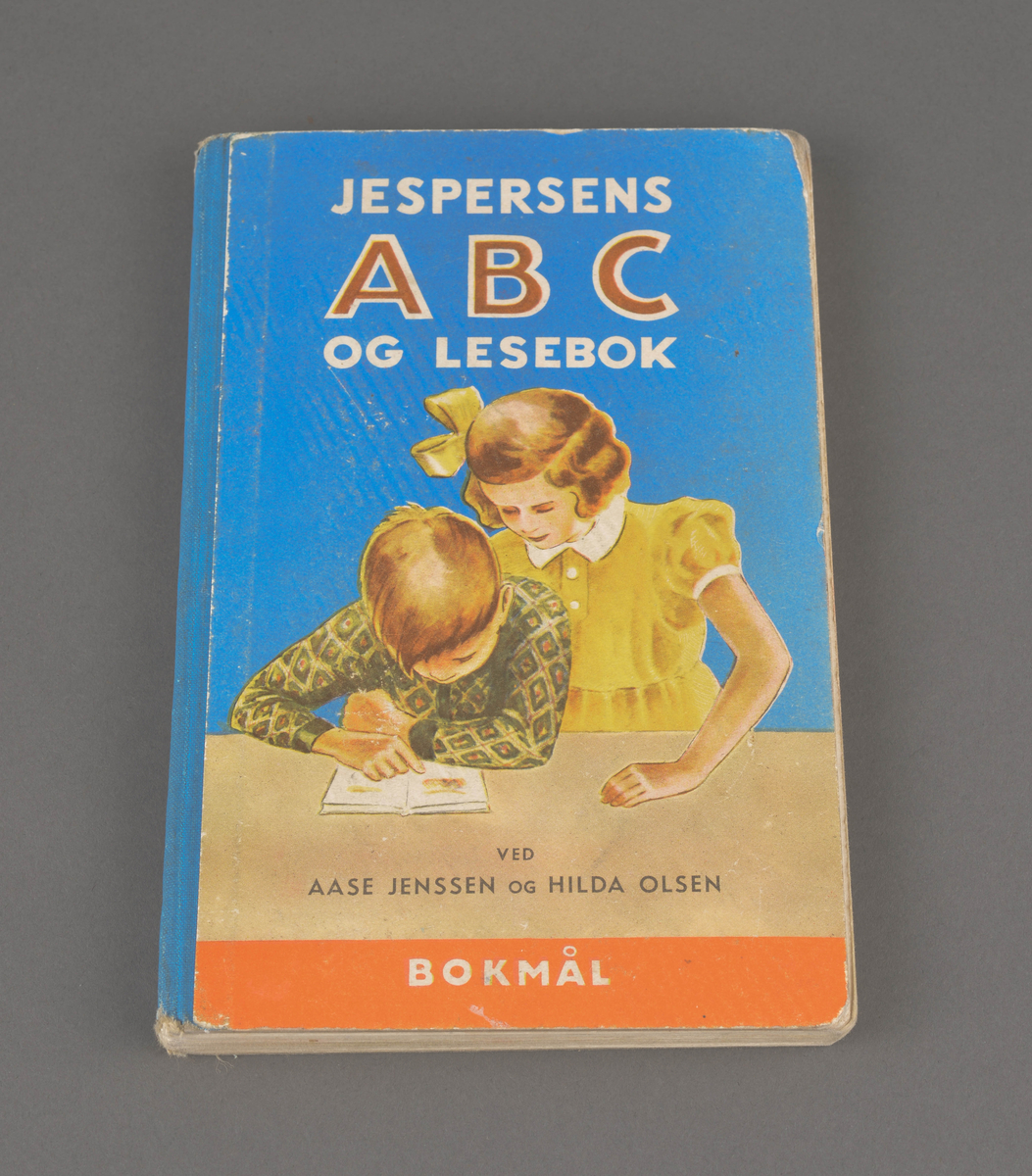Jespersens ABC og lesebok

Utgitt på Aschehoug & Co (W. Nygaard) på bokmål.
Utgitt i 1951