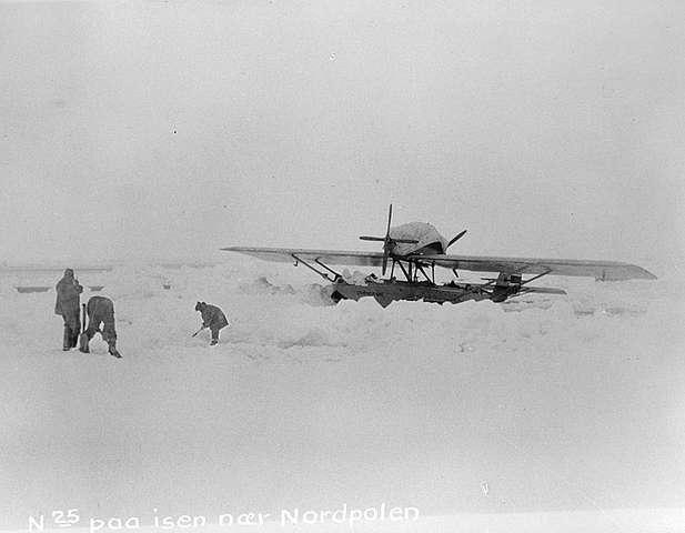 Prot: Flyvemaskin N25 i Isen
