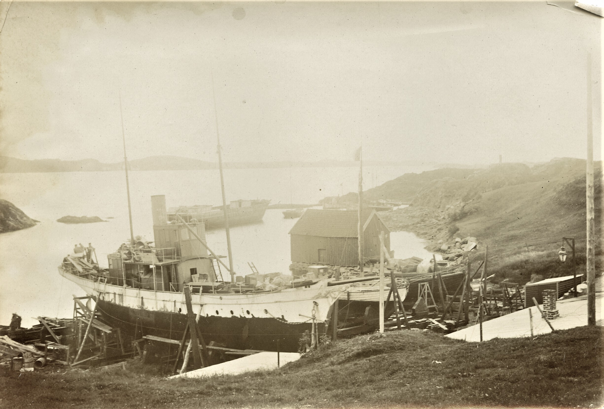 Tre skip under bygging i Risøyslippen i Haugesund.