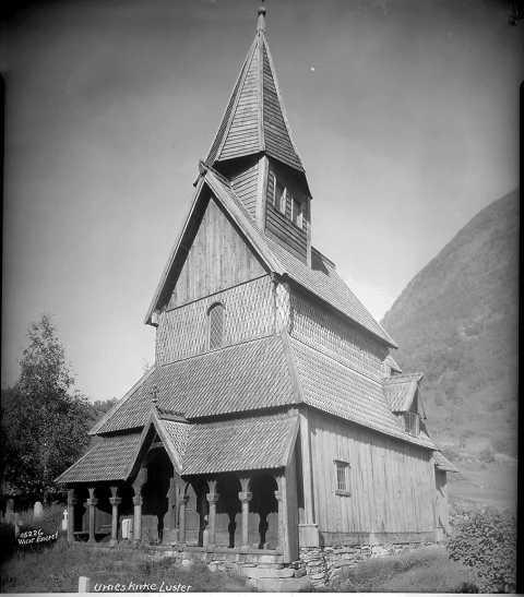 Prot: Urnes kirke år 1060