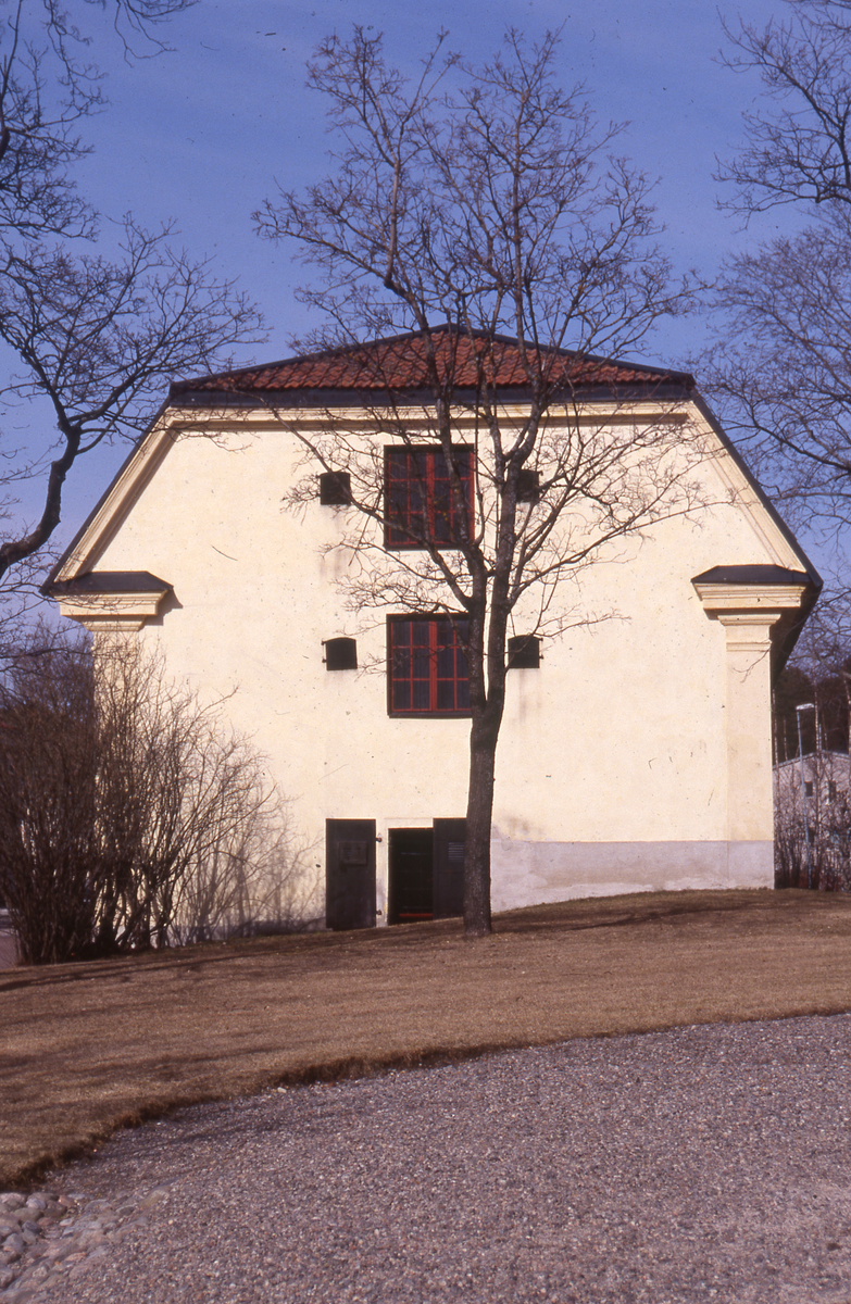 Ur boken " Byggda Minnen" F.d. magasinbyggnaden i Strömsbro.