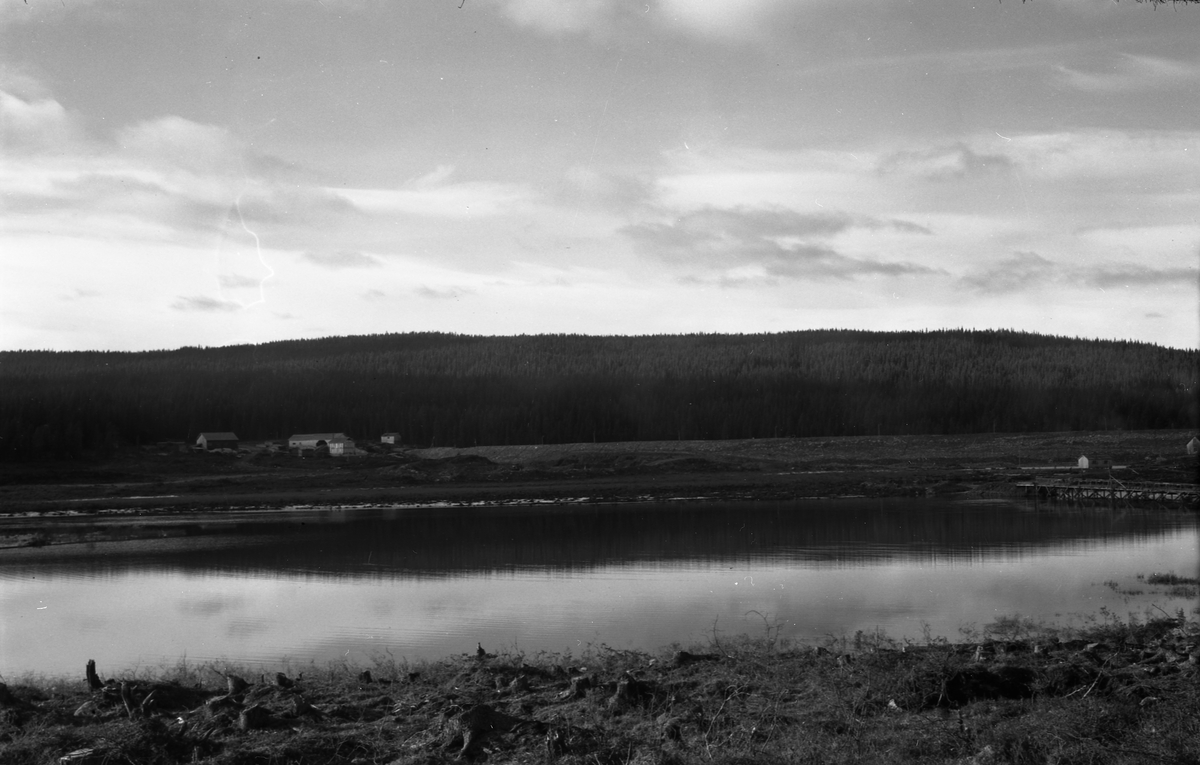 Diverse foto frå Åbjøra-anlegget i Nord-Aurdal i 1952.