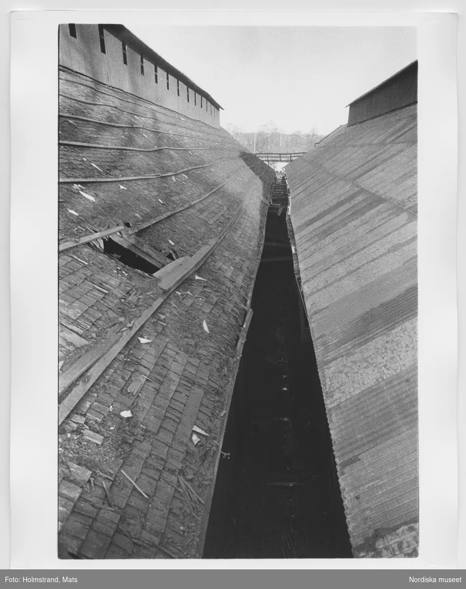 Svartå hytta. Norra Europas sista träkolshytta den sista arbetsdagen, nedblåsningen, 28 oktober 1966. Svartå hyttan. Järnbruk.