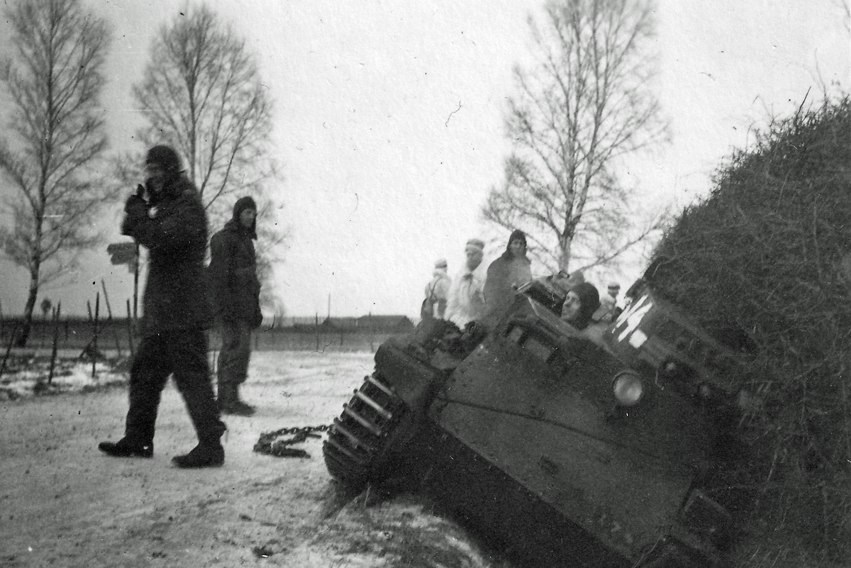 Dikeskörning med strv m/37. Skaraborgare under beredskapen på 1940-talet.
