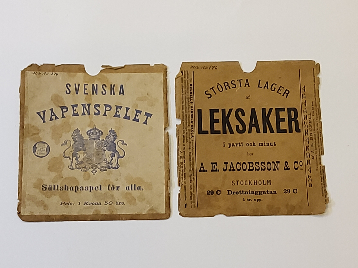 Svenska vapenspelet, sällskapsspel för alla. SA Ekboms förlag, Stockholm.
