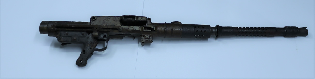 Et lite tungt maskingevær utviklet av Rheinmetall i 1938.
Weight : 16.6 kilograms (37 lb)
Length : 1.17 metres (3.8 ft)
Muzzle velocity : ~ 750 metres per second (2,500 ft/s)
Rate of fire : 900 rpm AP-API ; 930 rpm HEF-HEFI-I
Acccuracy : 35 x 45 cm spread at 100m
Barrel Life : 17 000 rounds