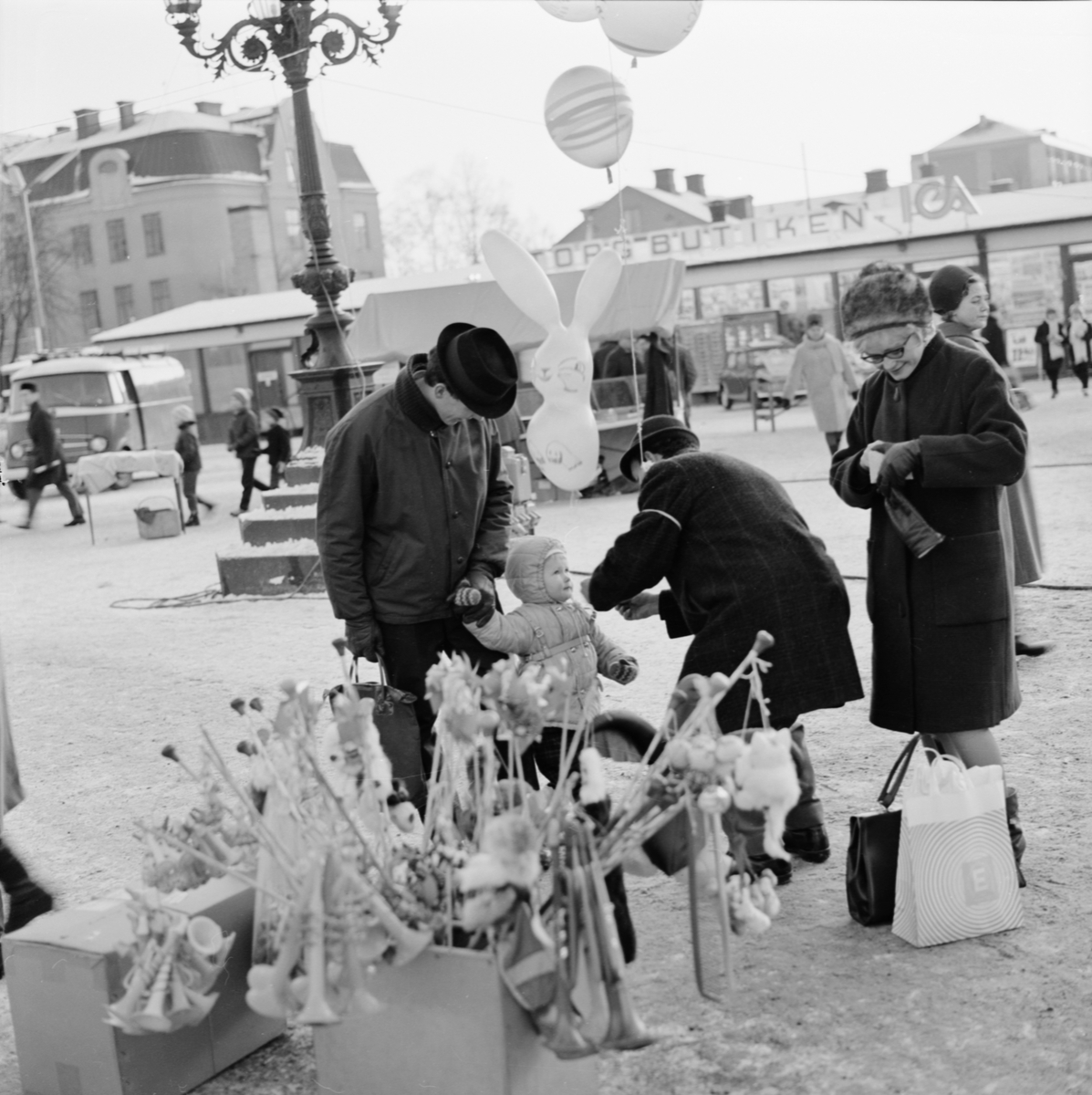Distingsmarknad, ballongförsäljning, Uppsala februari 1965