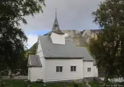 Øye kyrkje, Vang