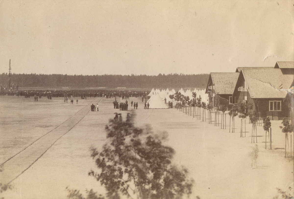 Text i fotoalbum: "Hultsfred, midsommar 1902."