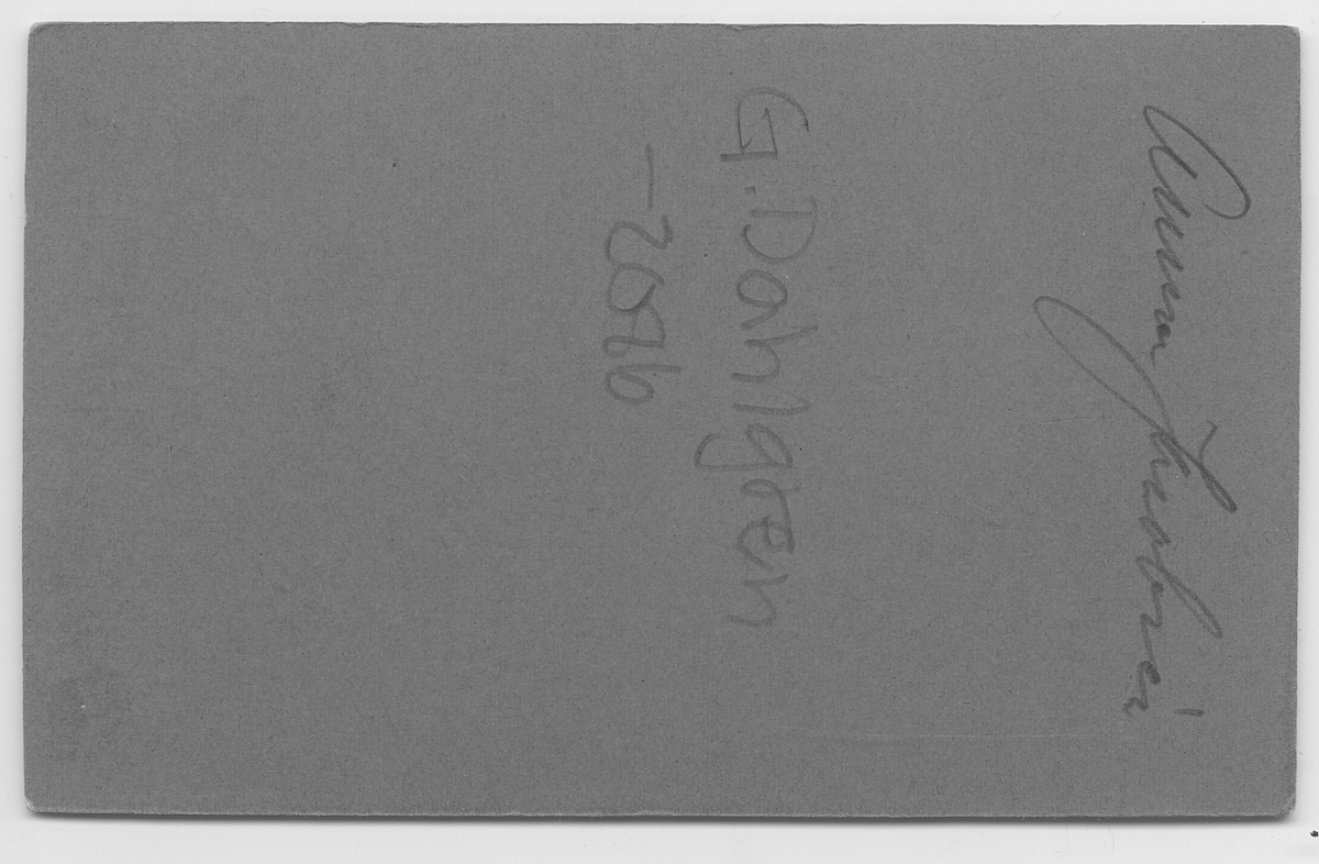 På kuvertet står följande information sammanställd vid museets första genomgång av materialet: Anna Jacobsén