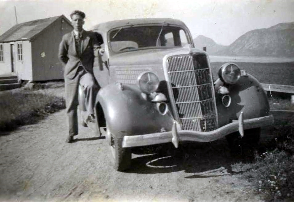 Første drosje på Rødsand i Senja. 1938-1939.
