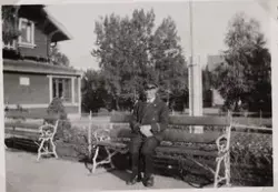 Jernbaneekspeditør Adolf Fagerlund på Eina stasjon