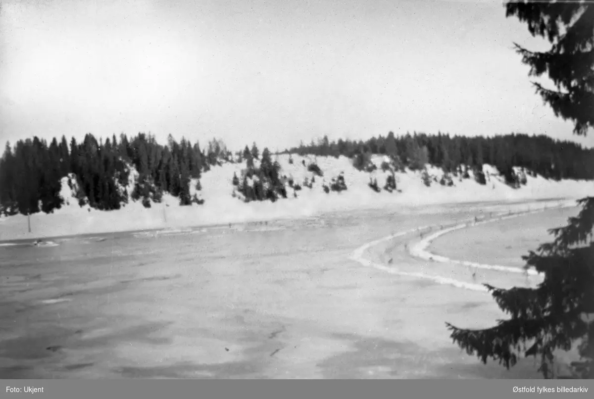 Vinterveien over Glomma, Grønnsund i Skiptvet, ca. 1925.
