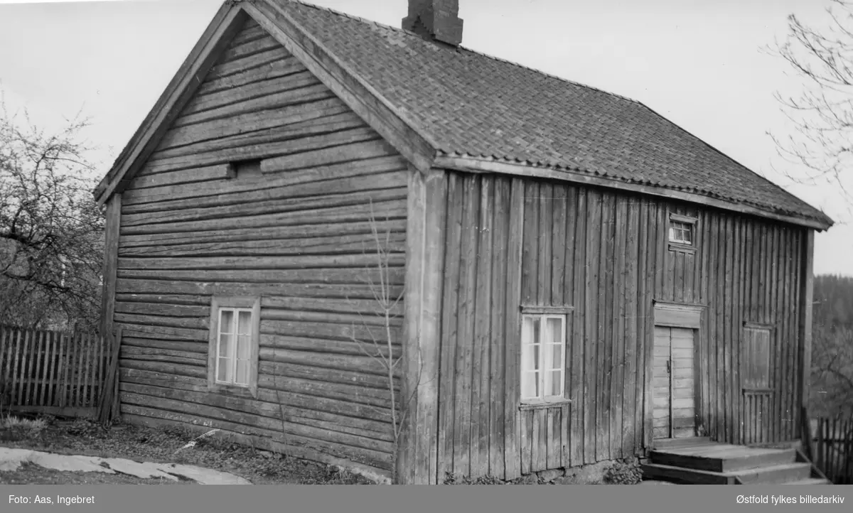 Våningshuset på gården Bergerud i Varteig 1937. Nordsiden av huset med kjøkkenet.