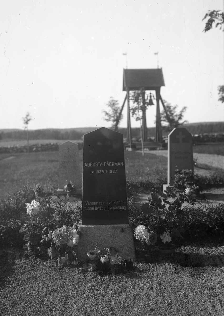 August Bäckmans gravsten