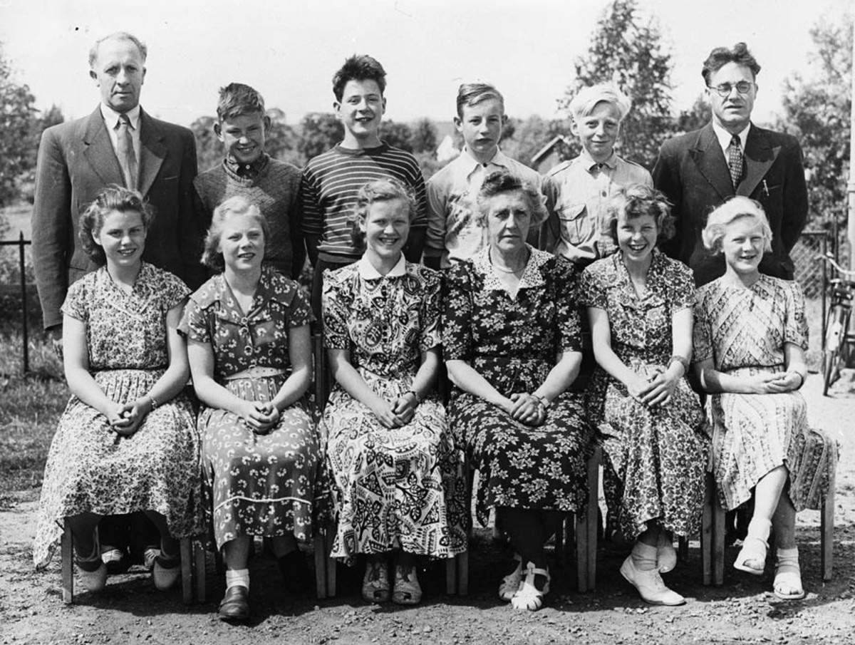 7. klasse ved Langhus skole. Avgangsklasse i juni 1952. 
