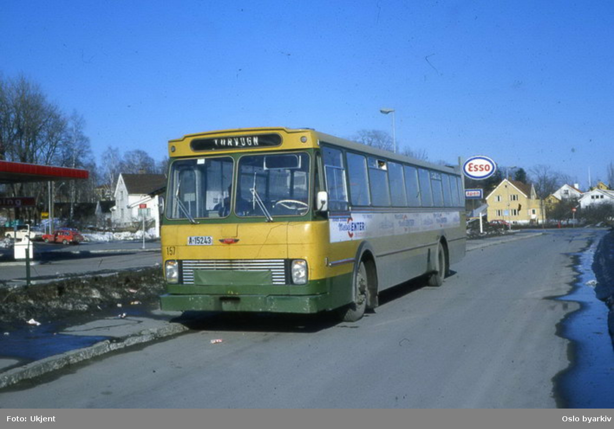 Busser, Ing. M.O. Schøyens Bilcentraler (SBC) buss A-15243 i Tåsenveien.