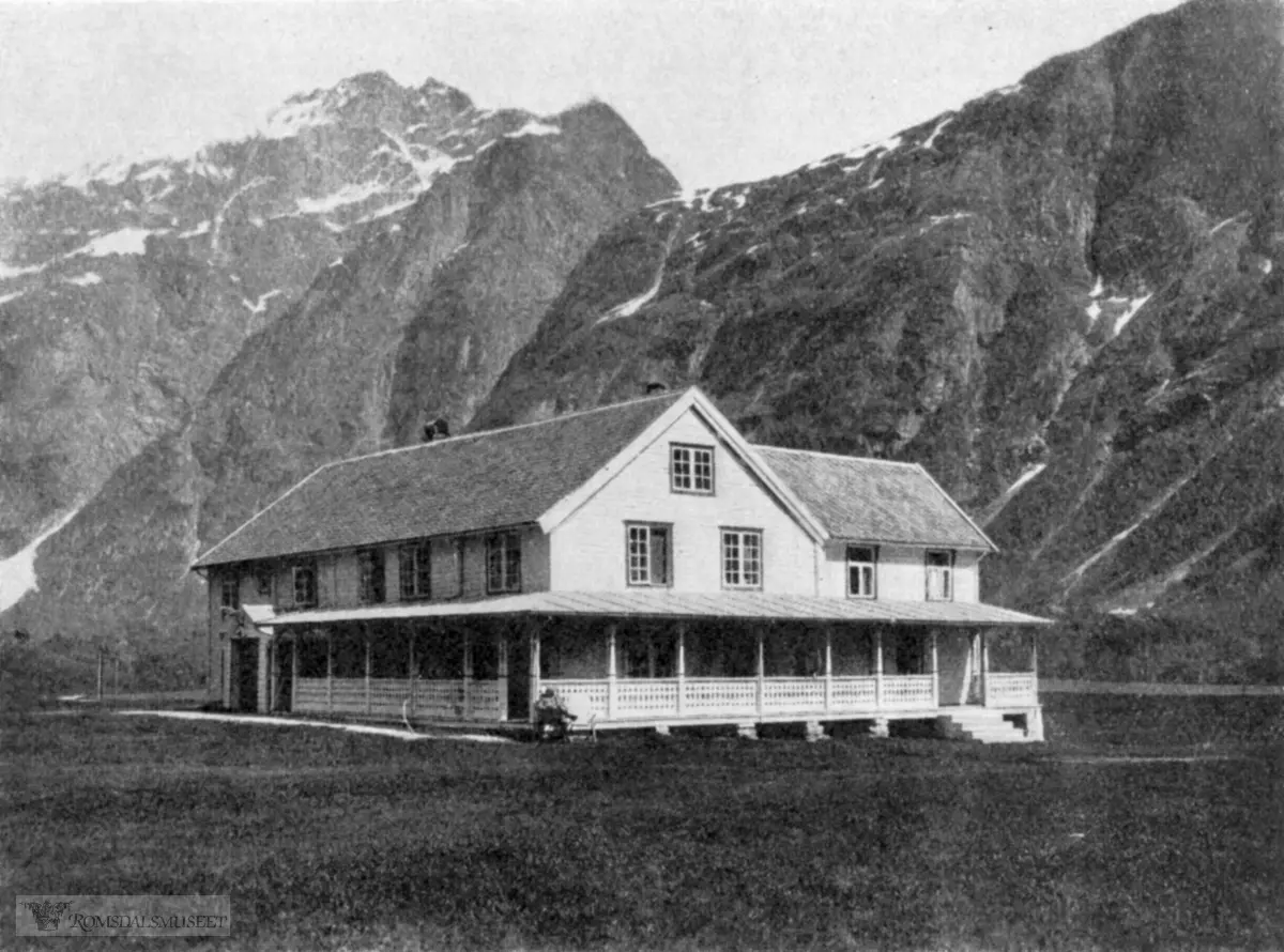 Davenports eiendom ved Fiva.....(Bilde tatt fra bolen "Den Norske turistforenings årbok" 1933)