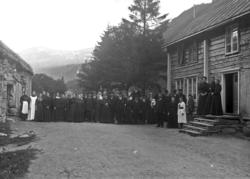 Fra Pauline Hansdatter sin begravelse. .(Edvard var i Amerik