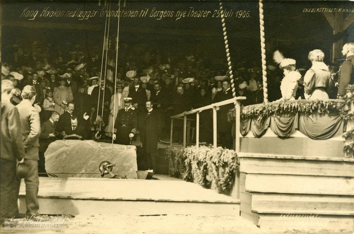 Kong Haakon nedlegger grunnsteinen til Bergens nye teater 25.07.1906. .(Kroningsreisen)