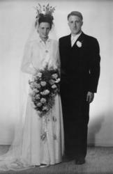 Ingjerd Eidsvik og Harolf Karlsen gift i Vatne kirke 30.07.1