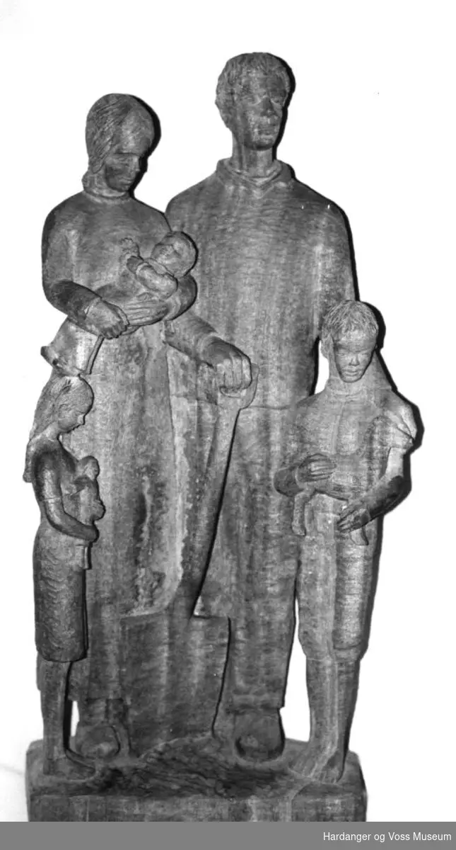 treskulptur, familiegruppe