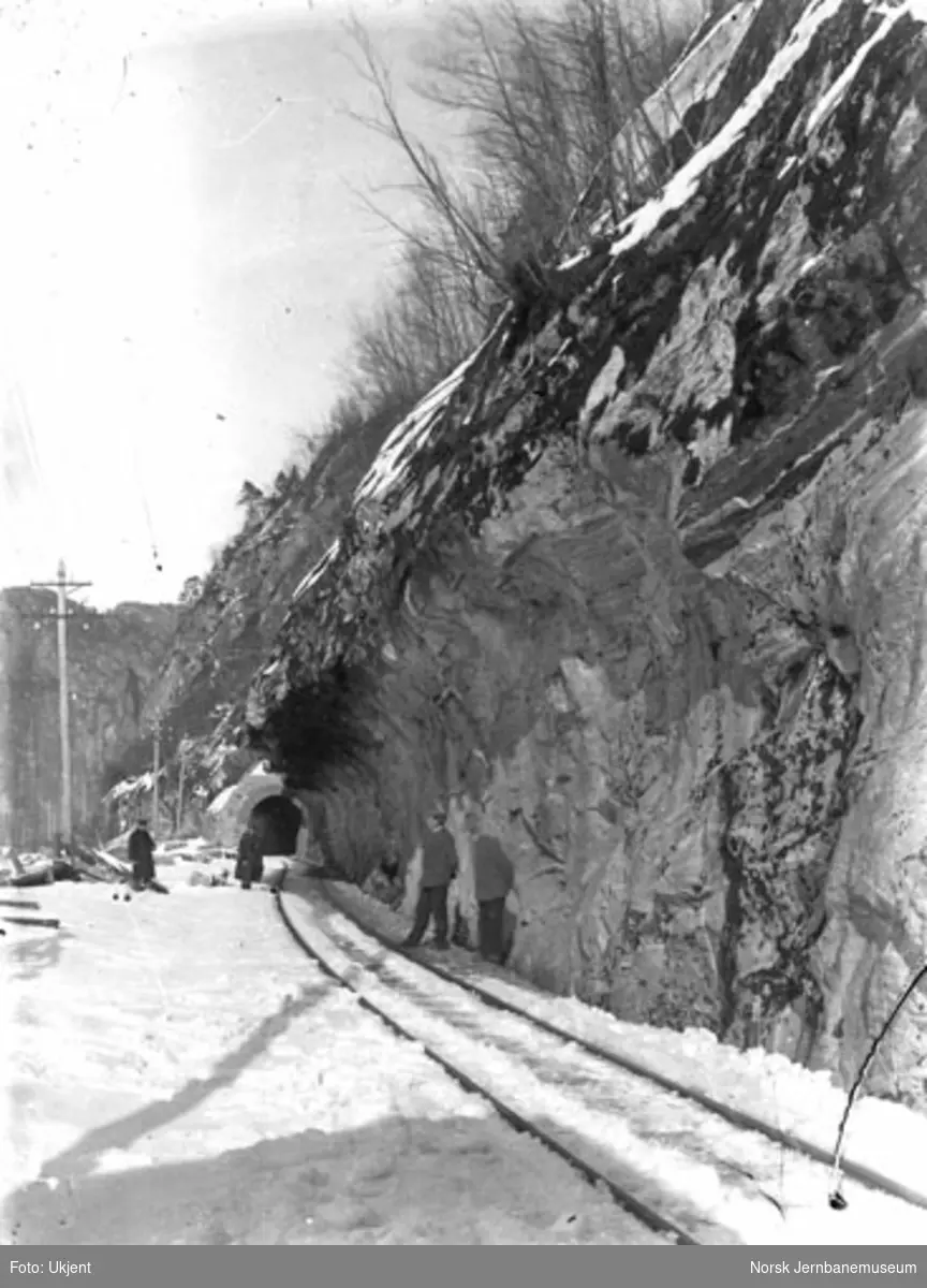 Overmurt tunnel ved Bergsenden før Vossebanens ombygging til bredt spor