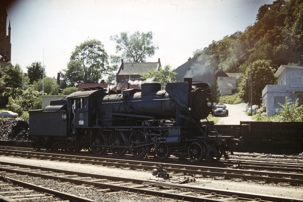 Damplokomotiv type 30a nr. 276  på Kragerø stasjon