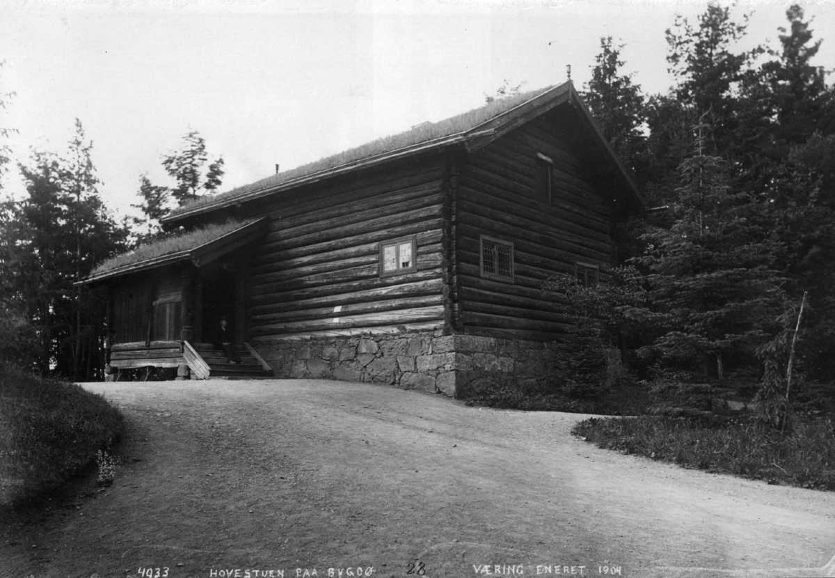 Stue fra Hove, Heddal, Telemark. Fotografert på Norsk folkemuseum (Kong Oscar IIs samlinger) av firmaet O. Væring, 1904.