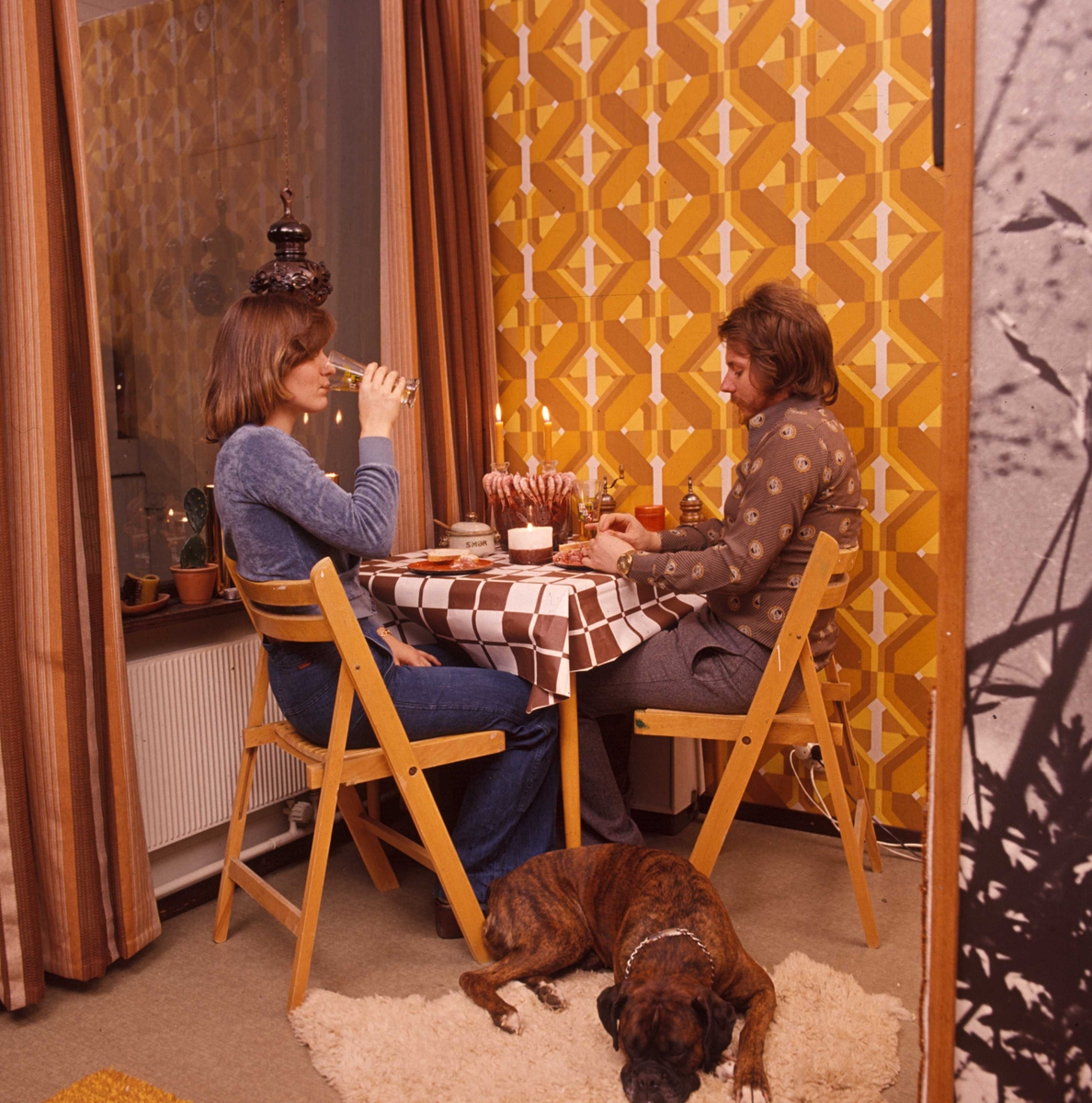 Spiseplass i hybelleilighet på 36 kvm. Nye Bonytt 1975-5.