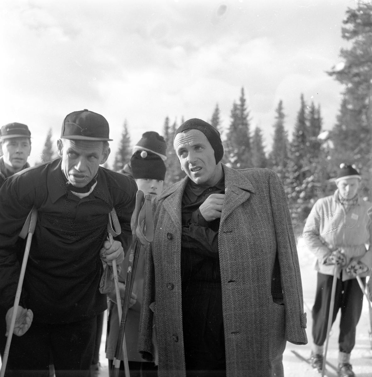 Serie. Skiløperen Halgeir Brenden under femmila i Holmenkollen, Oslo. Fotografert 1956.