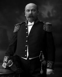 Portrett, Rasmus Ingvald Thorsen i uniform som konsul.