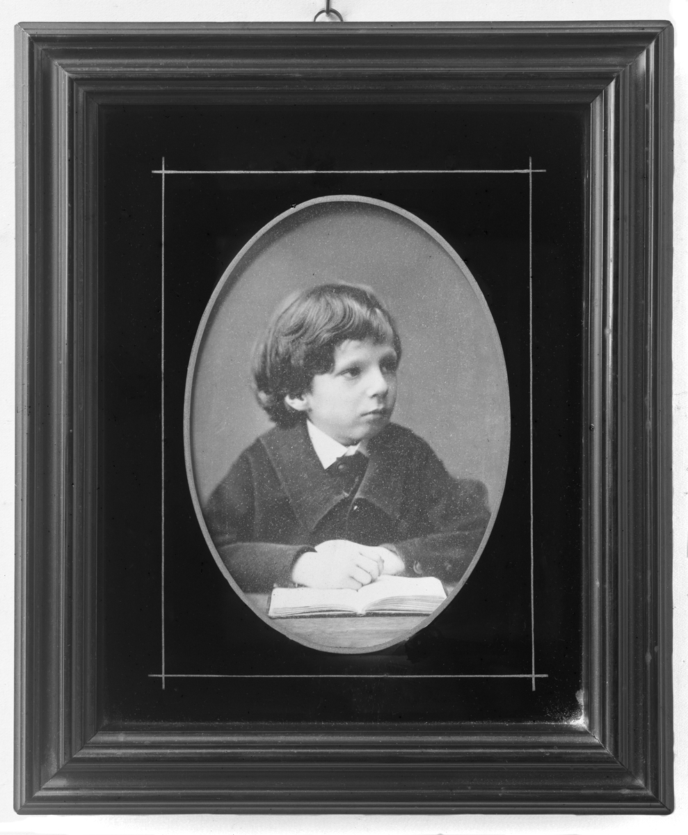 Ramat porträttfotografi föreställande Gunnar Hazelius (1874-1905). Inv.nr NM.0154930
