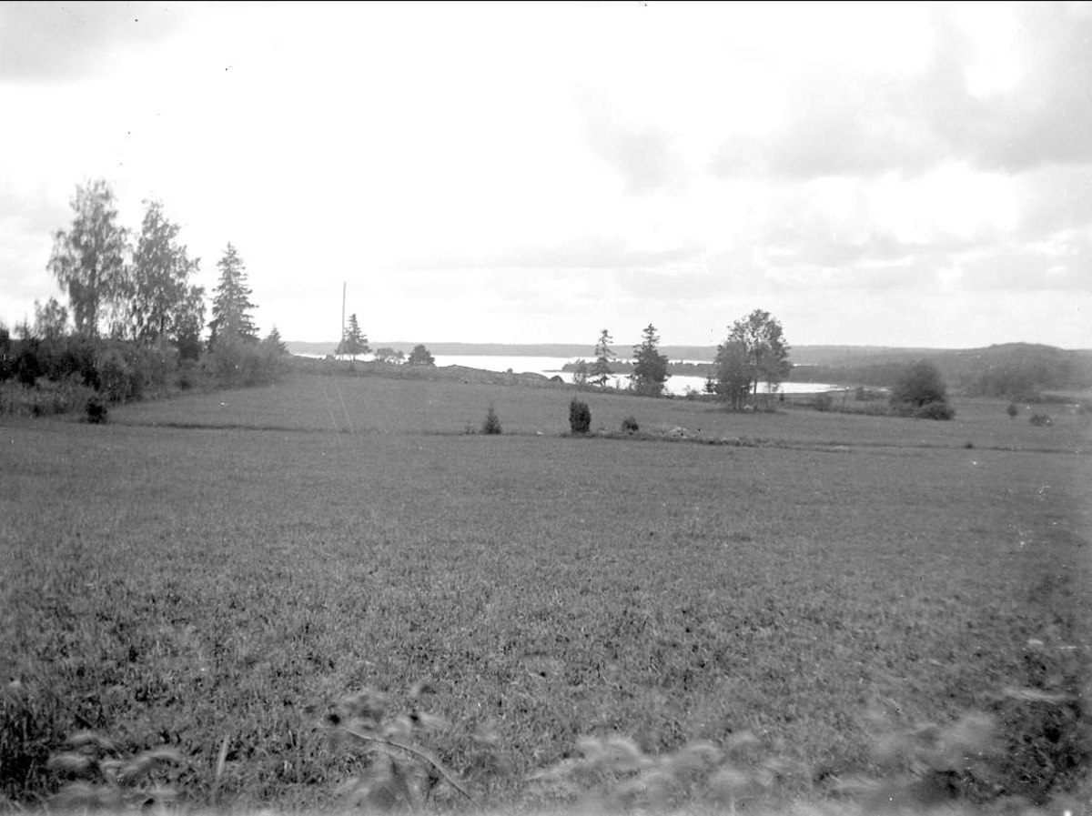 Landskapsvy med sjön Limmaren, Frötuna socken, Uppland 1924