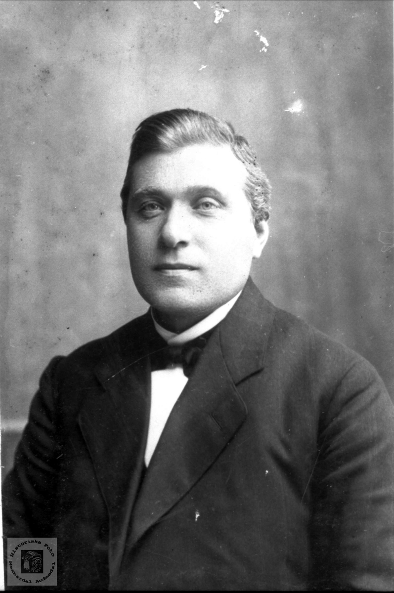 Portrett Tobias Knudsen Finsådal 1881-1945, Øyslebø.
