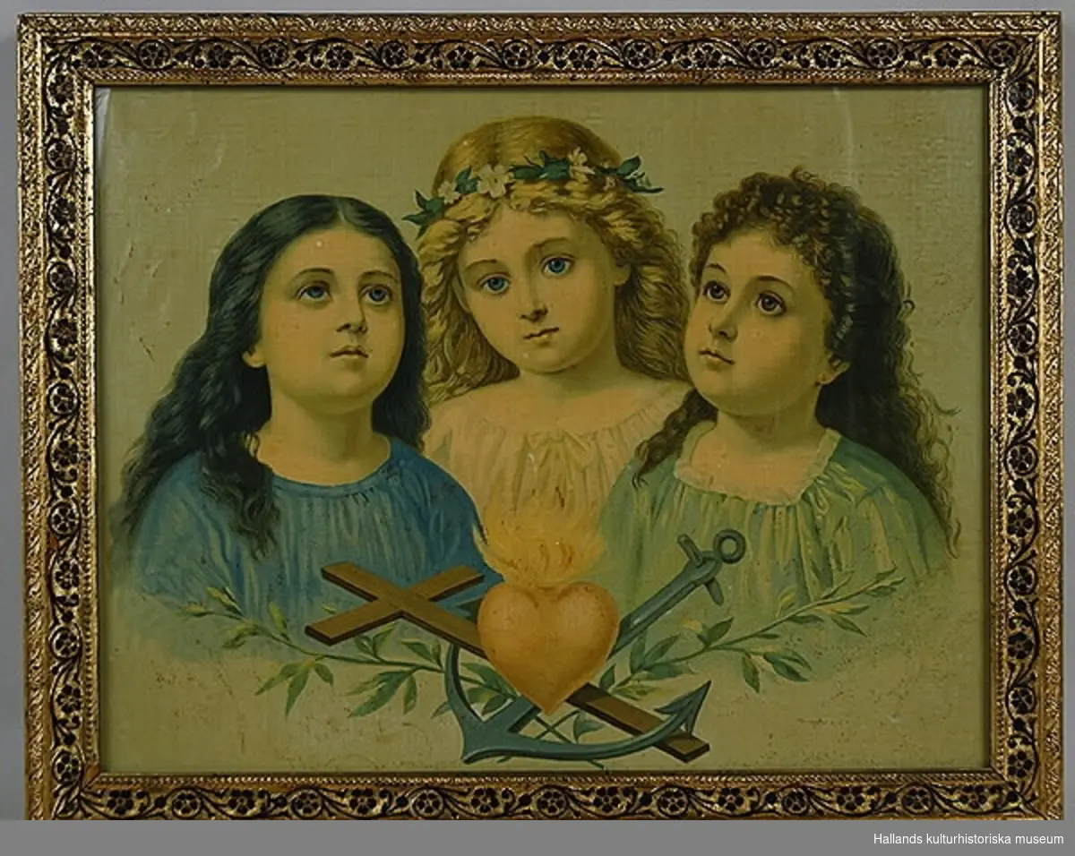 Oljetryck med ram. a) Tryck. Tre flickor med emblemet för tro, hopp och kärlek. Mått: bredd 40 cm, höjd 31 cm. b) Ram: bredd 3 cm, guldmålad.