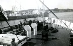 Ankeret slippes! - Ombord i Fl/K ' Vestfold' (b. 1931, Furne