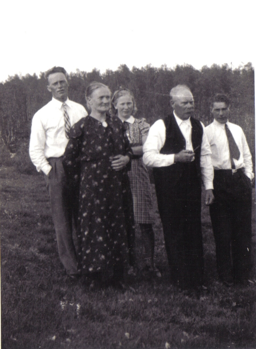 Samling fotografier etter Olga Beldo f. Eliassen